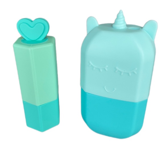 Silicone Unicorn Face Ice Cube Tray, Pink or Sea Green - Picture 2 of 11